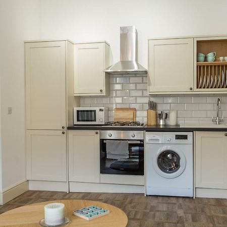 Stylish Apartment Close To Gloucester Quays & Docks Dış mekan fotoğraf